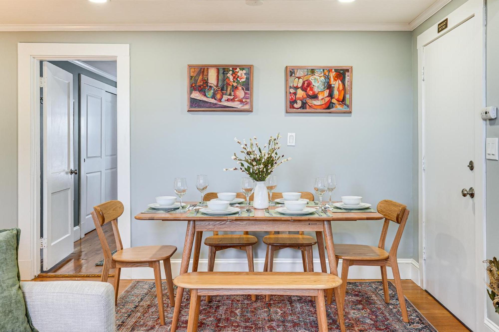 Walk To Constitution Mid-century Gem * Boston