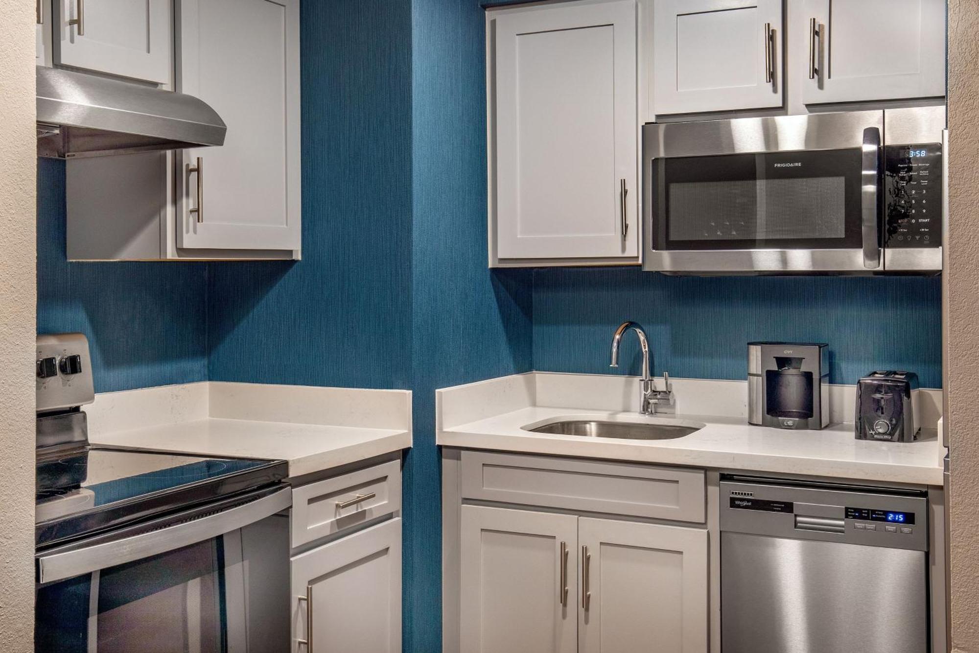 By Marriott Harbor On Tudor Wharf Hotel