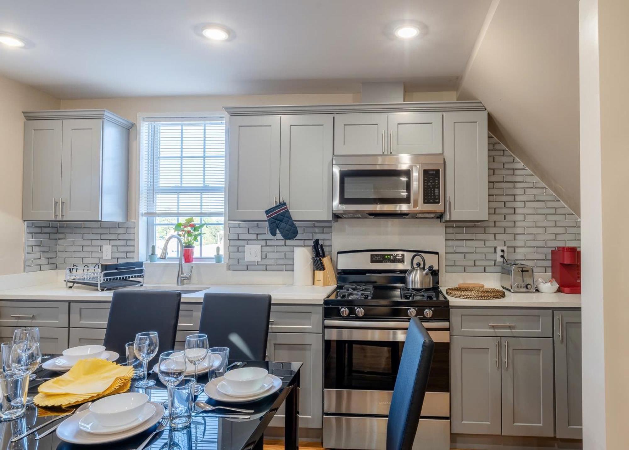233-3 4br - Peaceful Escape Near Downtown Apartment *