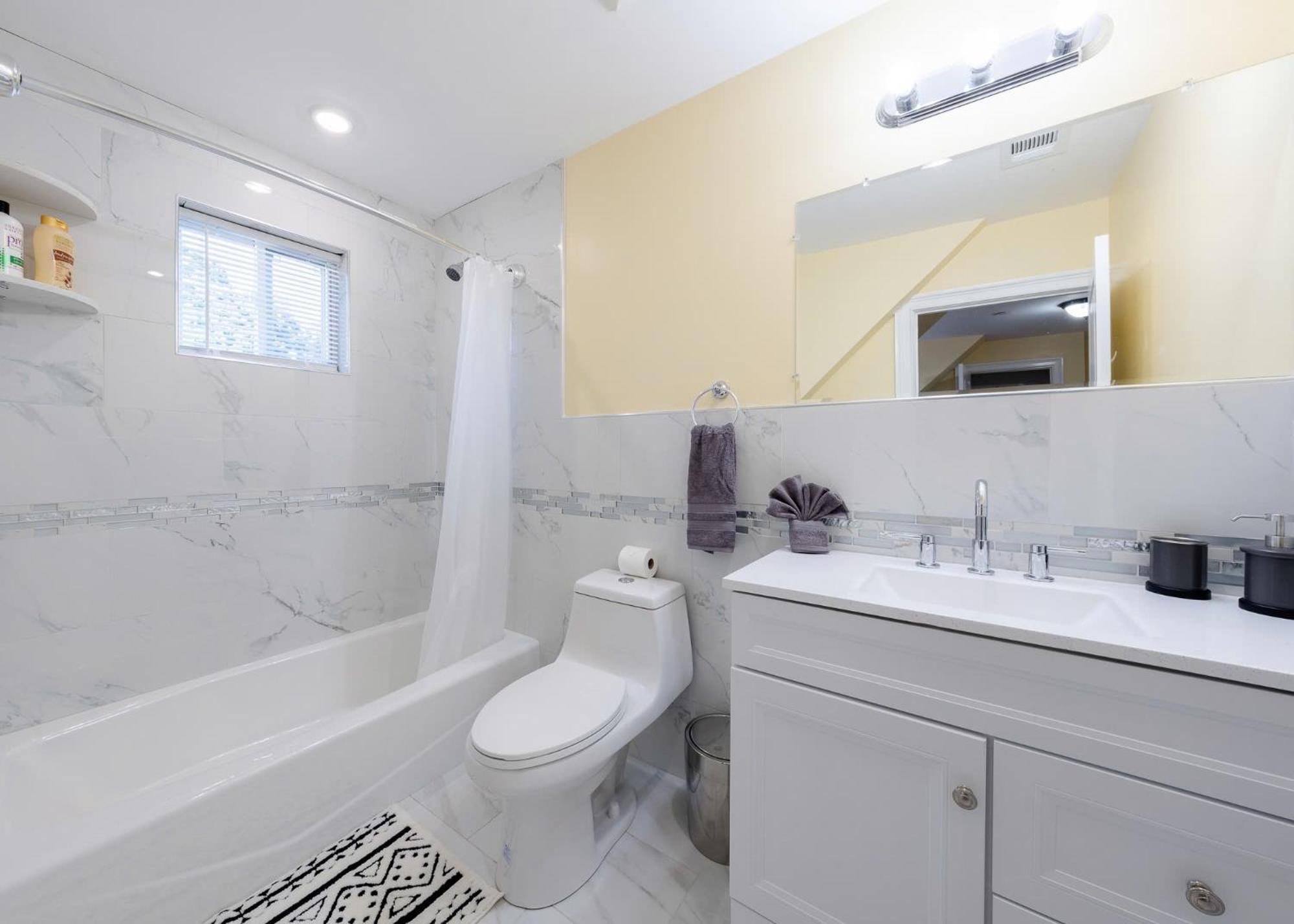 233-3 4br - Peaceful Escape Near Downtown Apartment *