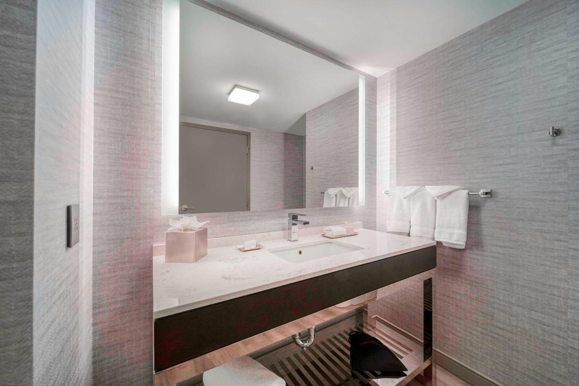 Downtown/south End 3* Boston