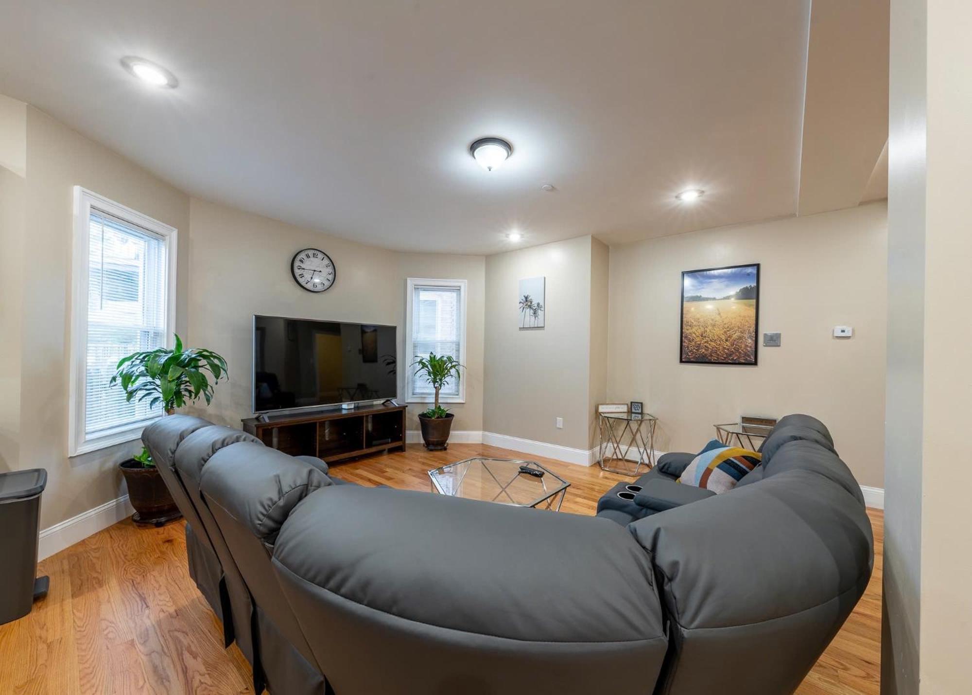 233-1 4br - Cozy Near Mbta Station