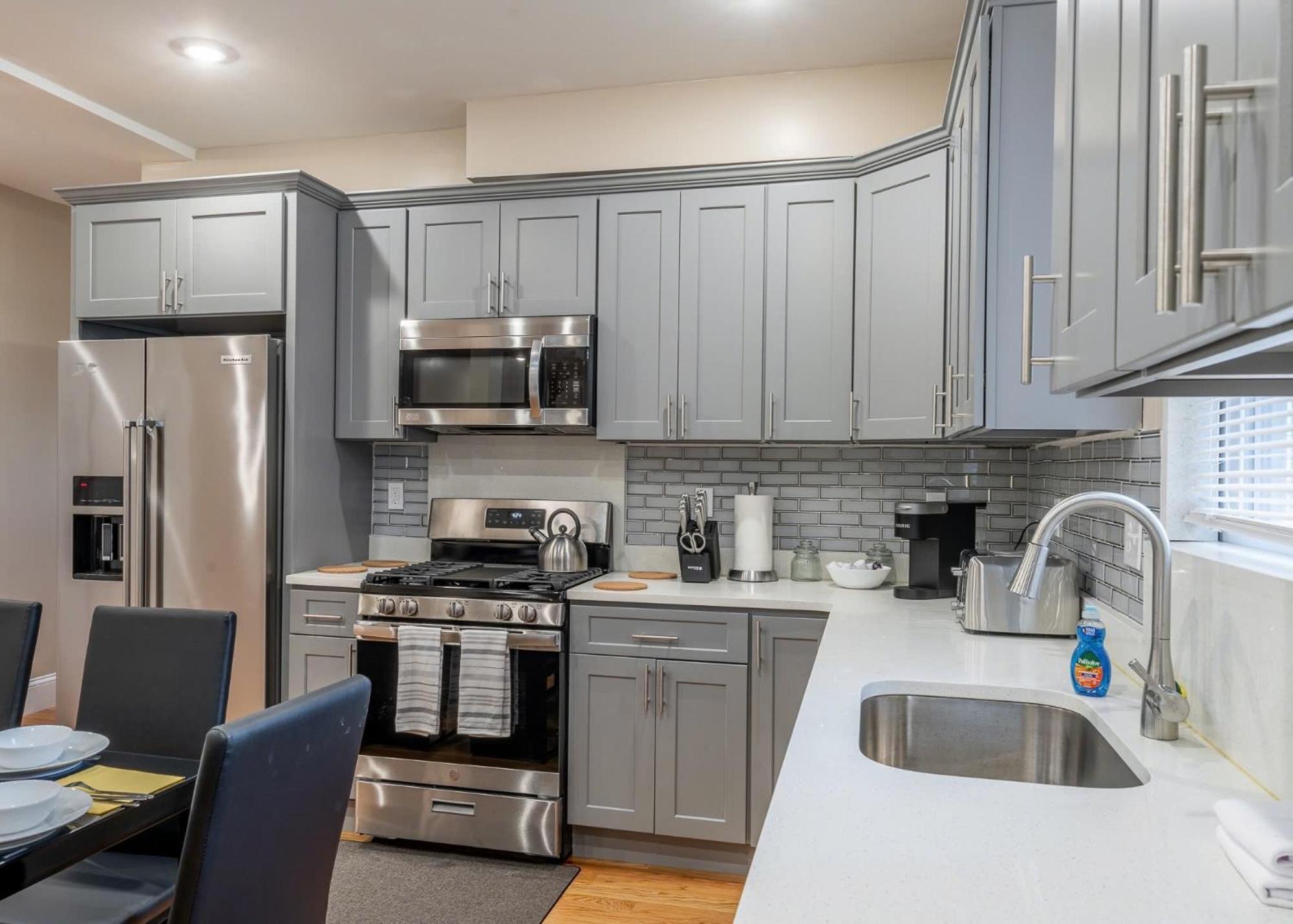 233-1 4br - Cozy Near Mbta Station Apartment Boston