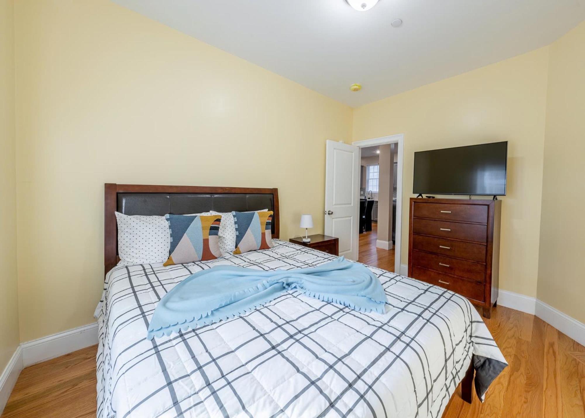 233-1 4br - Cozy Near Mbta Station