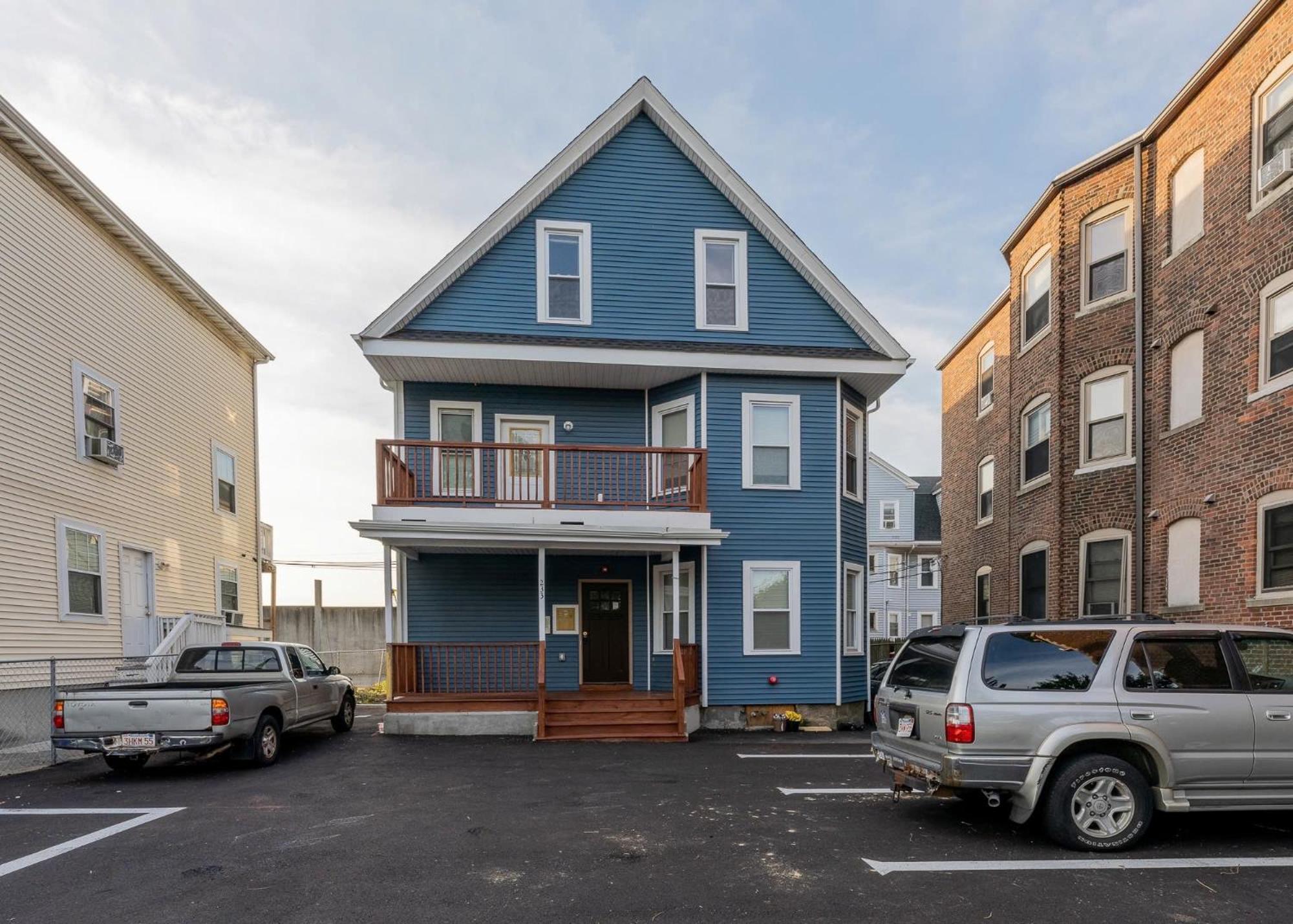 233-1 4br - Cozy Near Mbta Station Apartment Boston