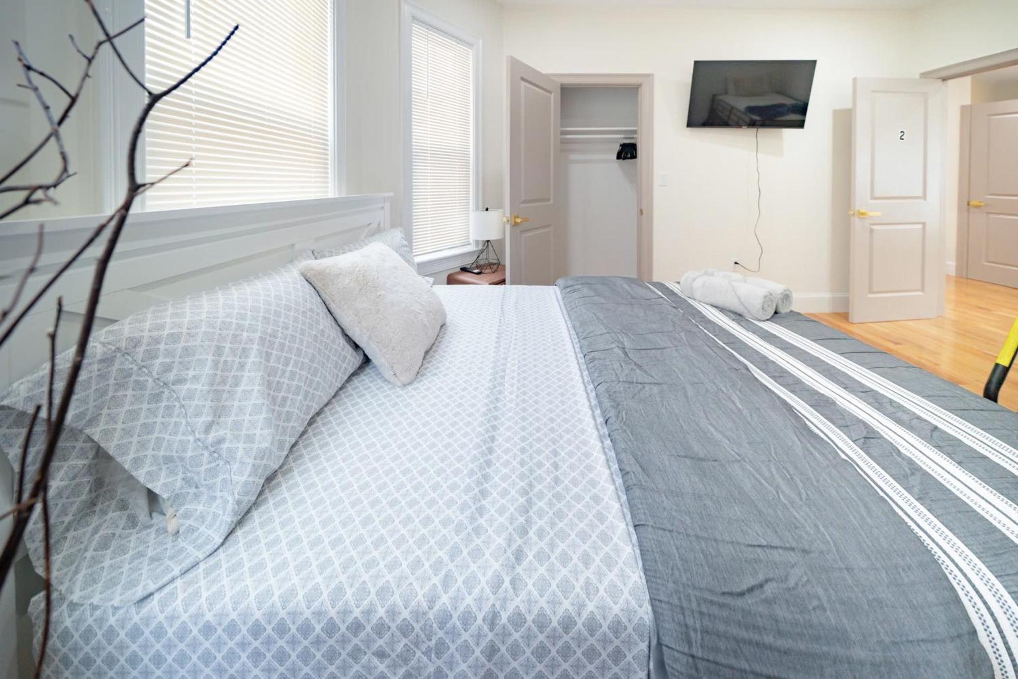 Apartment 82 - 3br - Stylish Near Mbta Boston