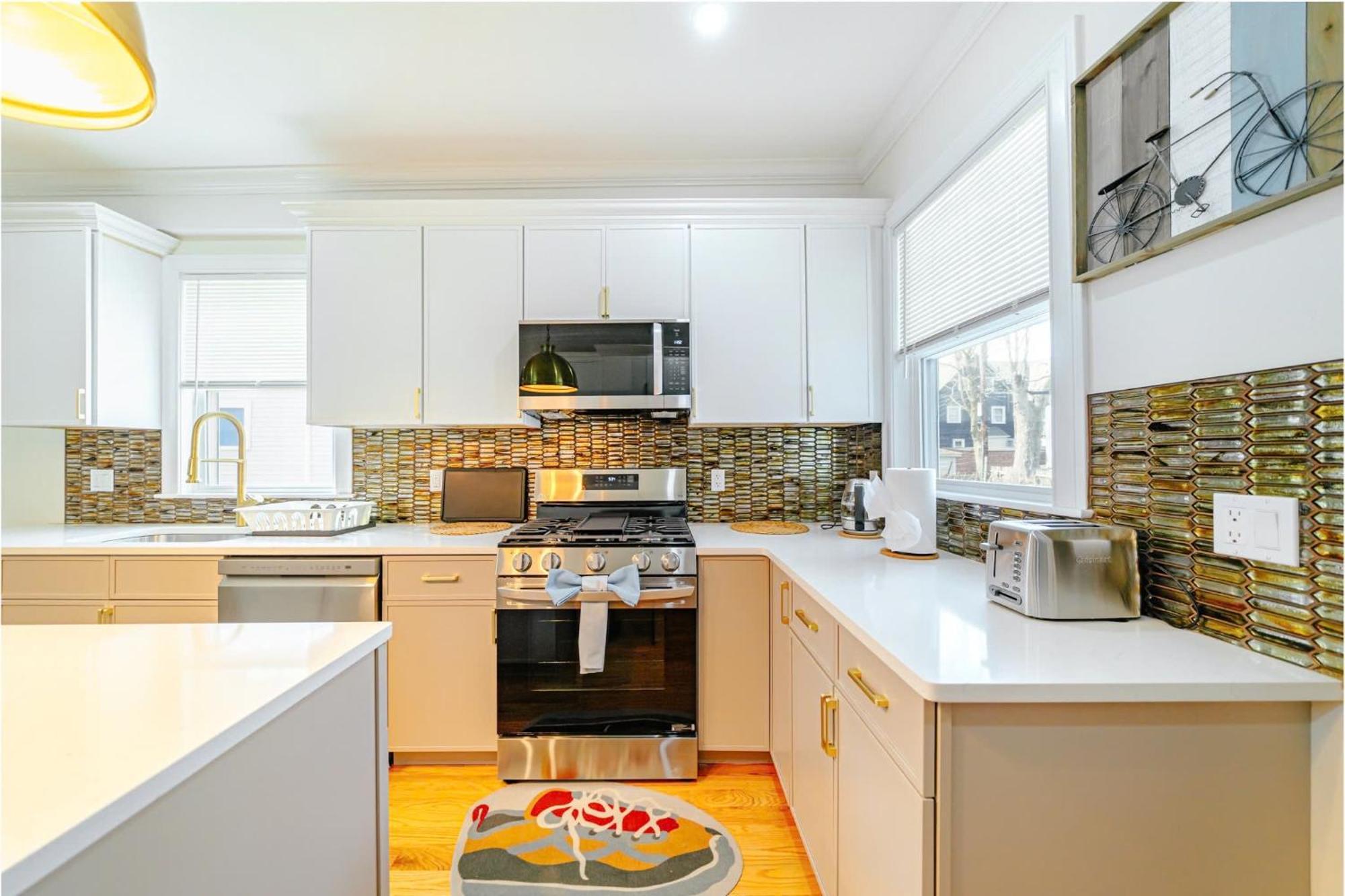 82 - 3br - Stylish Near Mbta Apartment