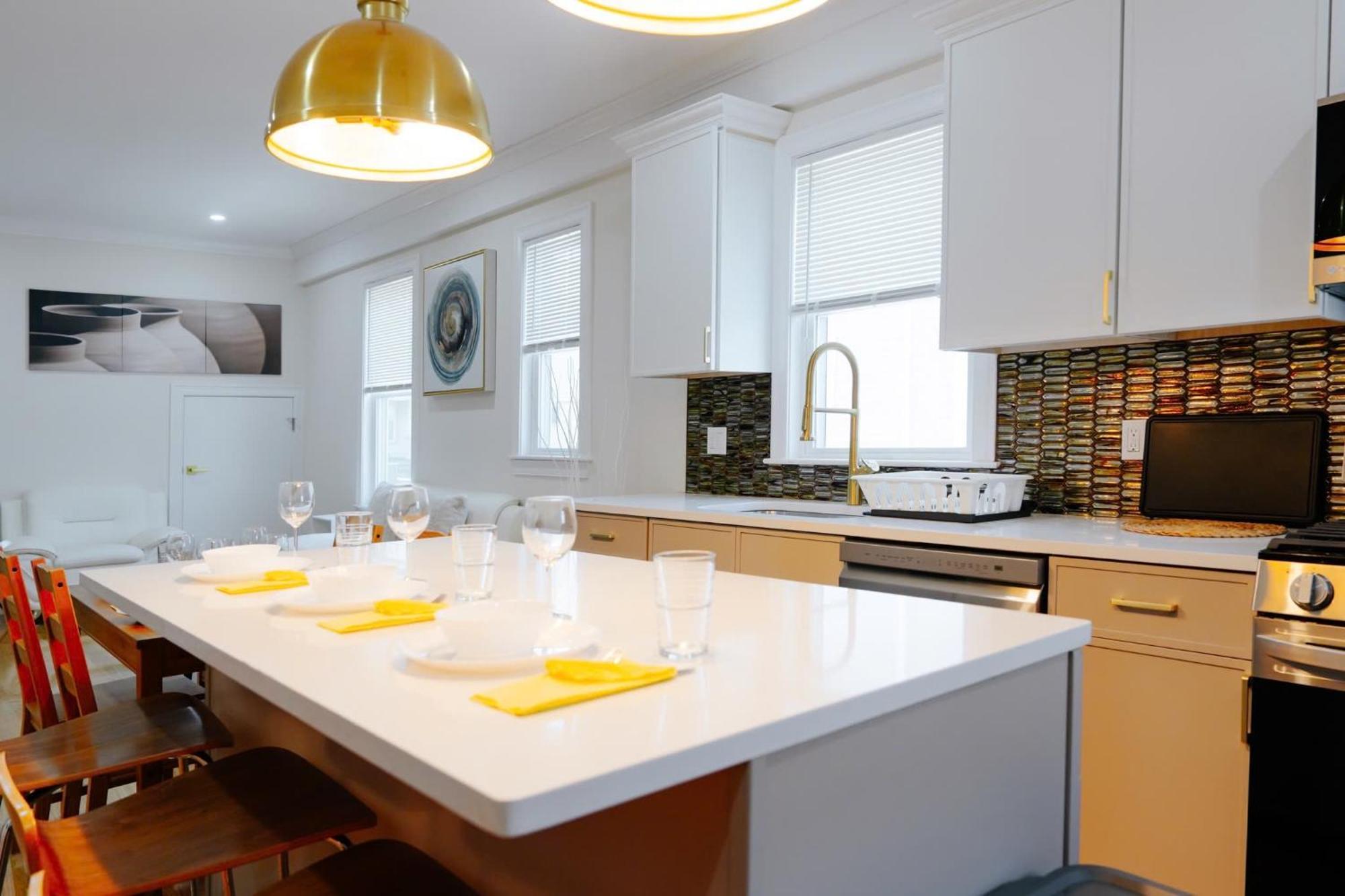 82 - 3br - Stylish Near Mbta Apartment Boston