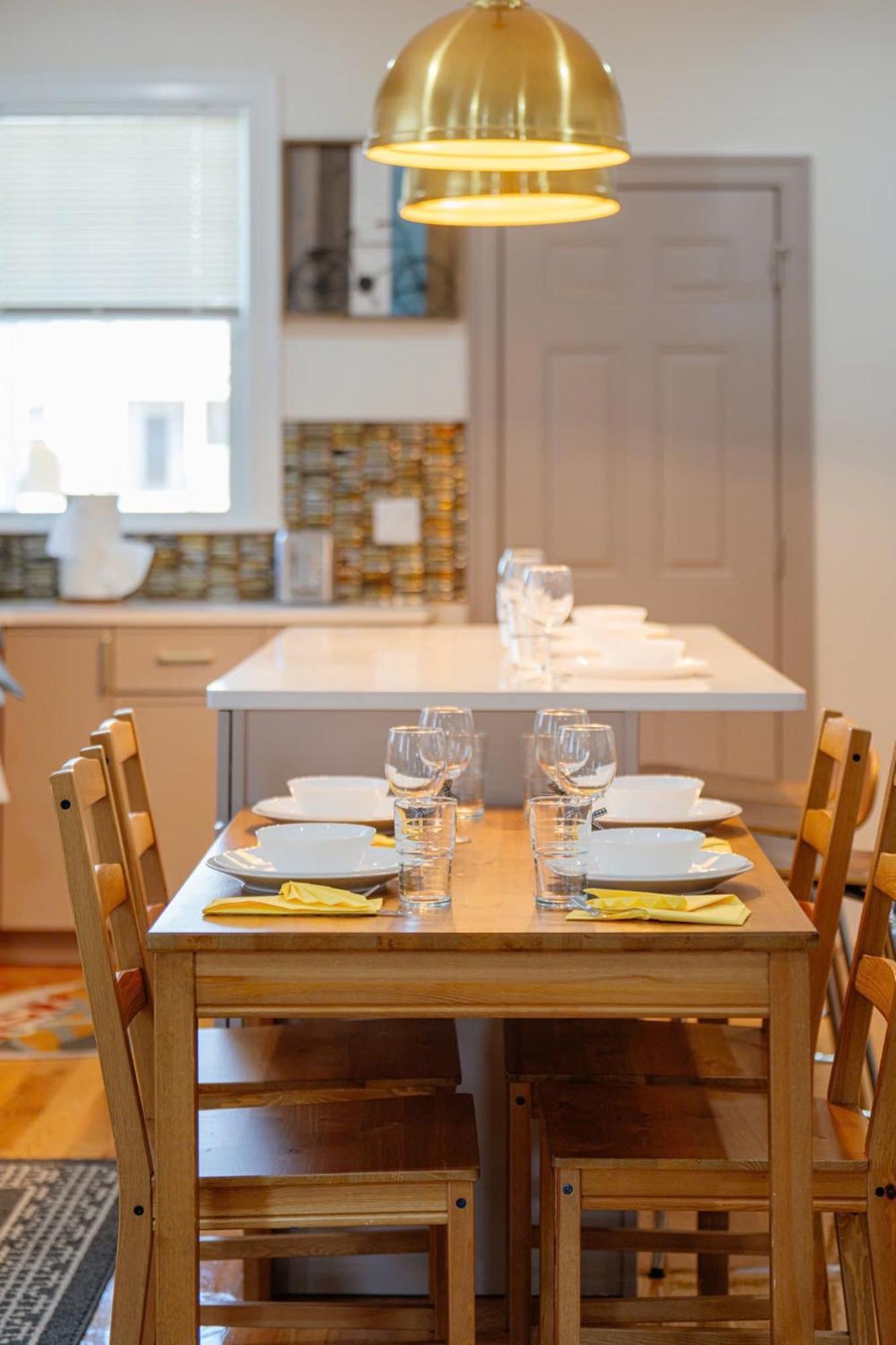 82 - 3br - Stylish Near Mbta Boston
