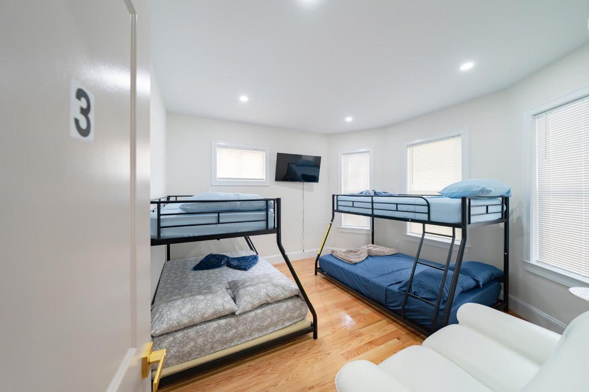82 - 3br - Stylish Near Mbta * Boston