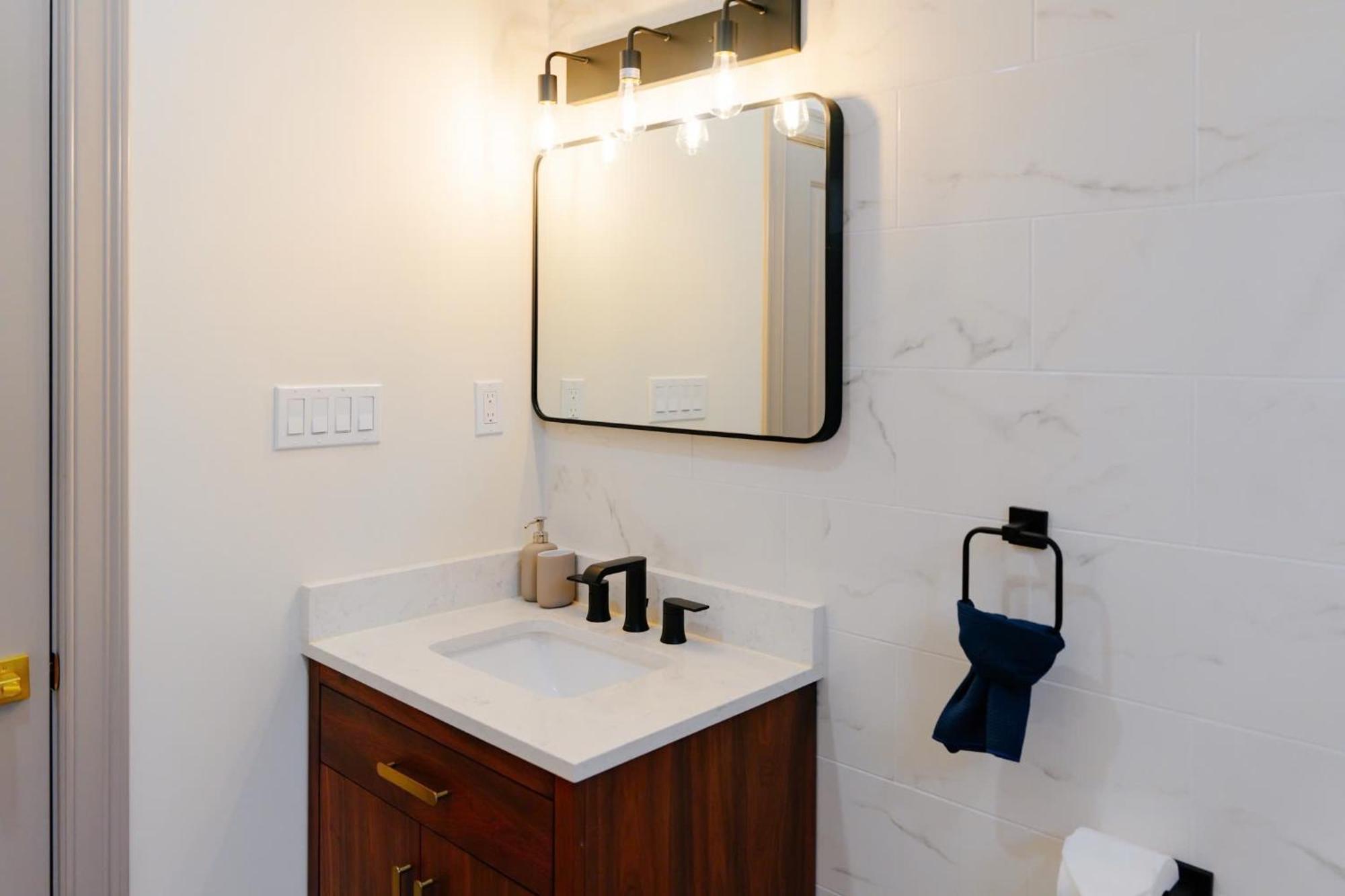 82 - 3br - Stylish Near Mbta Apartment Boston