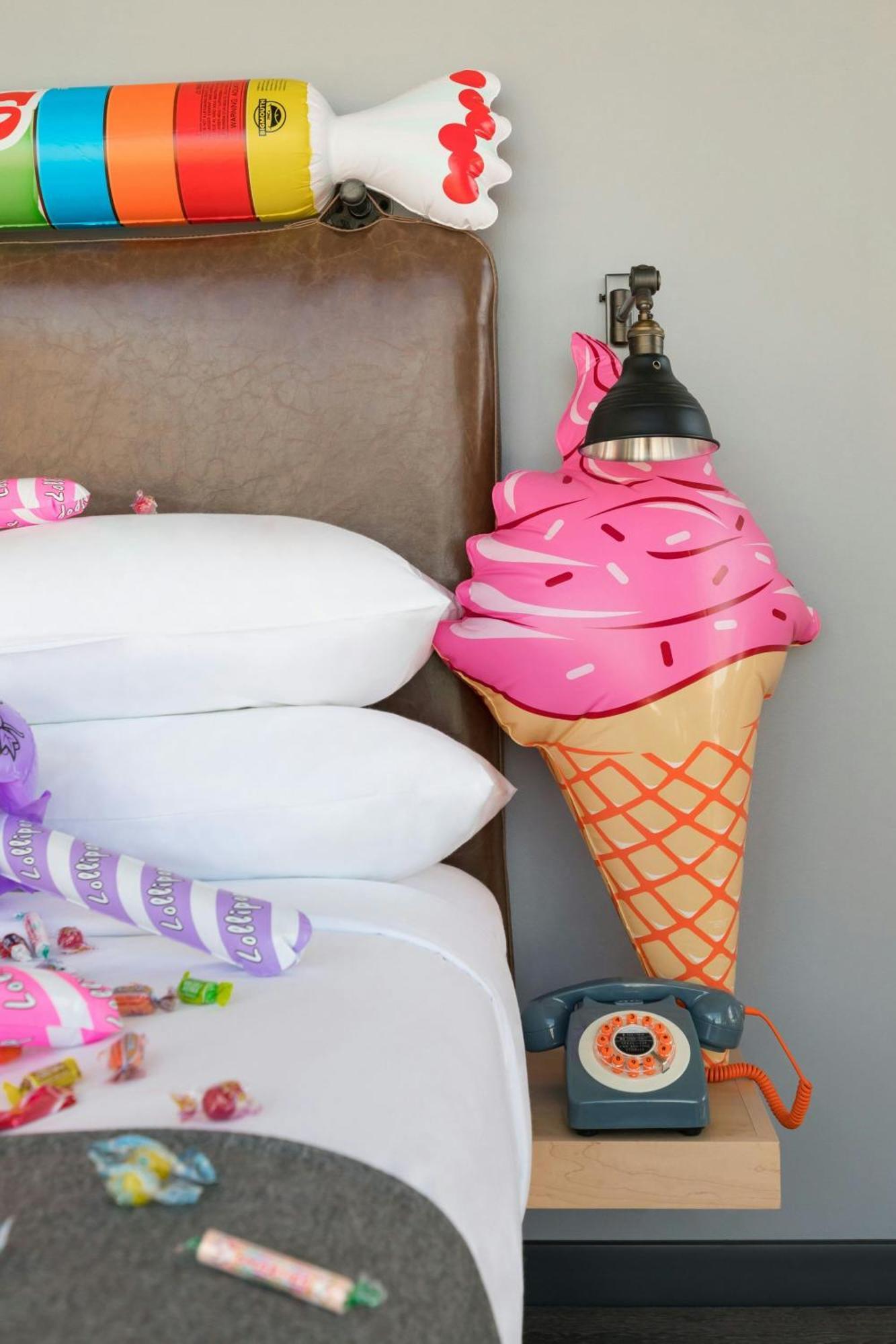 Moxy Downtown Boston