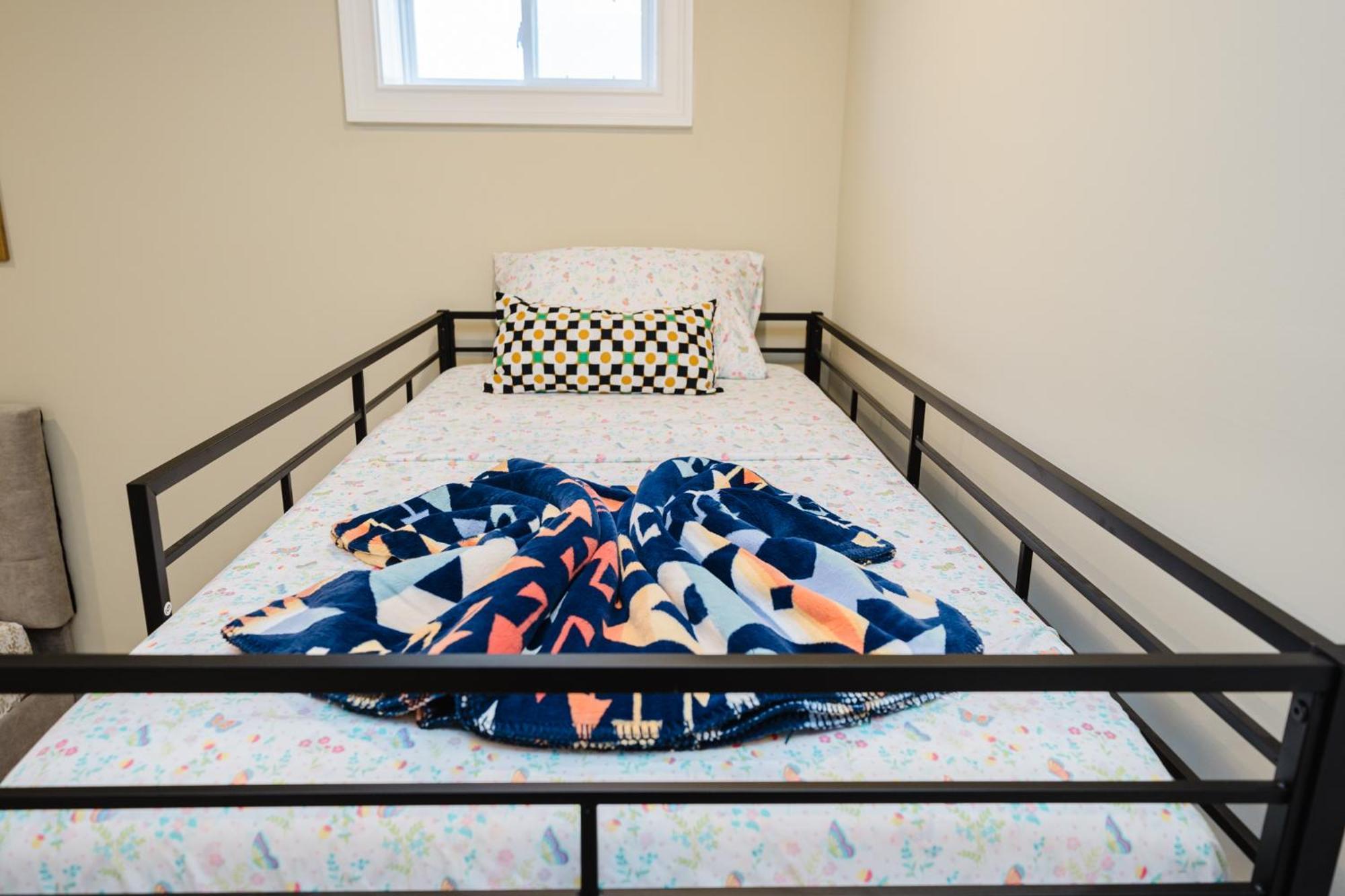 60-1 4br - Cozy New Near Park Zoo *