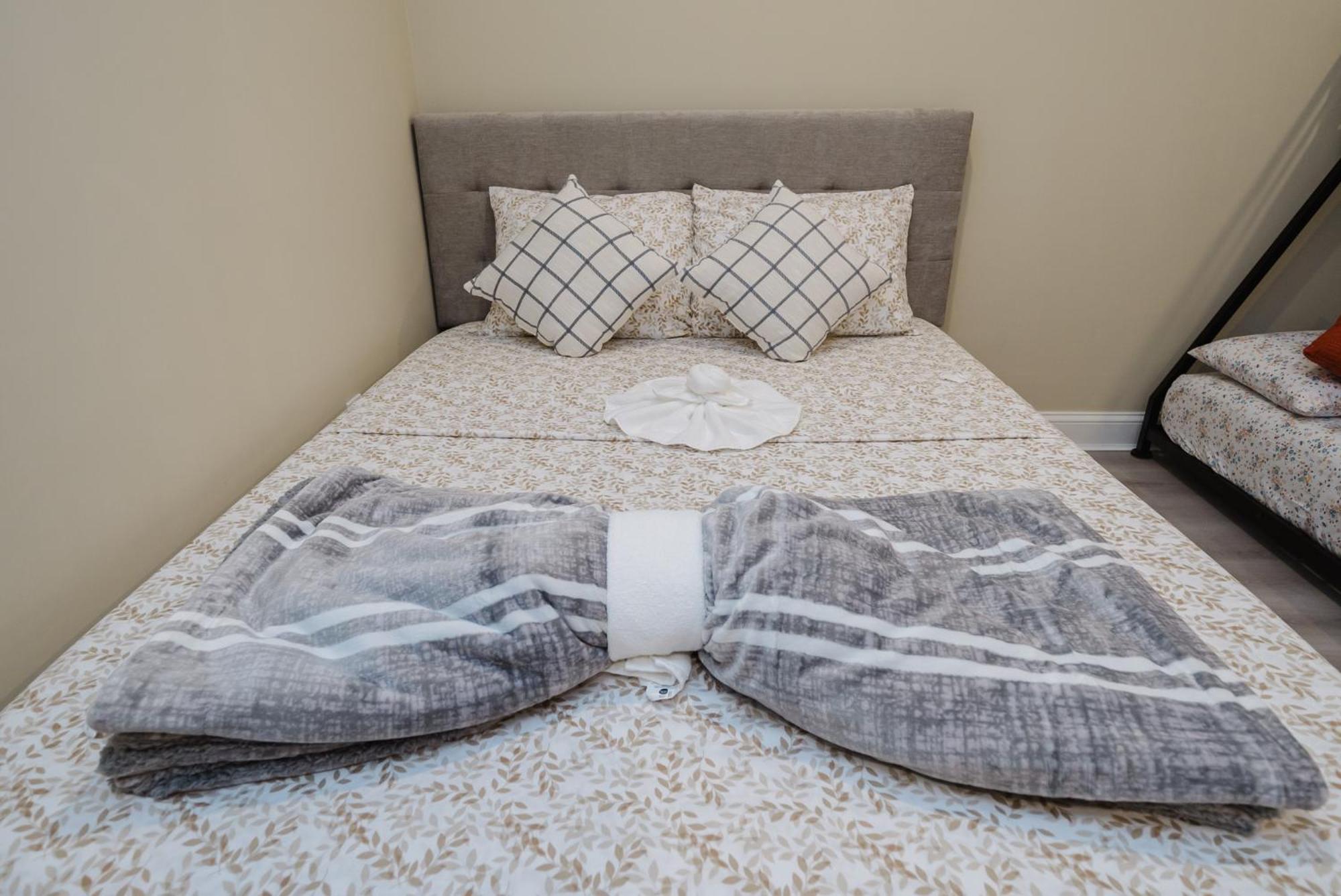 60-1 4br - Cozy New Near Park Zoo Apartment