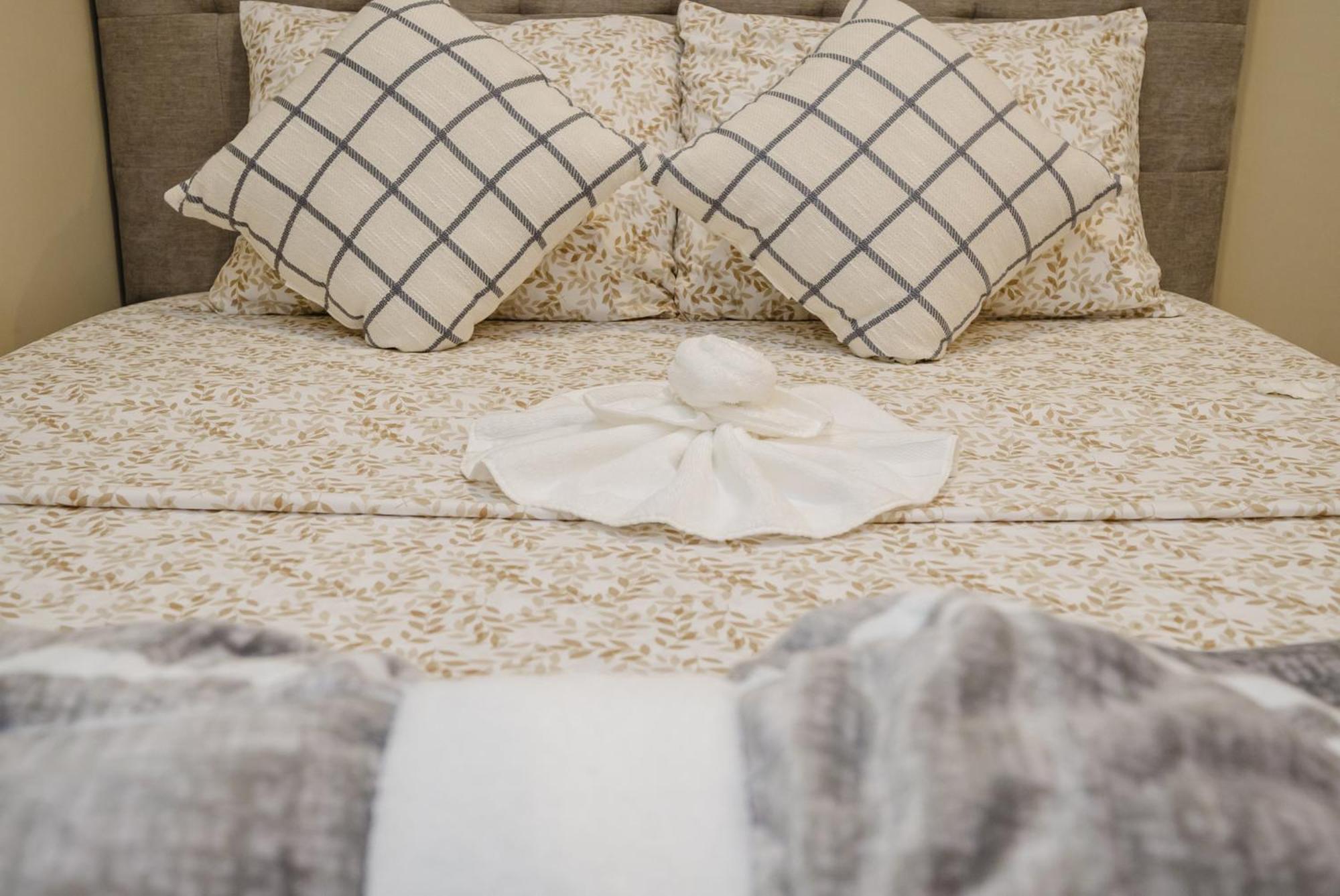 Apartment 60-1 4br - Cozy New Near Park Zoo