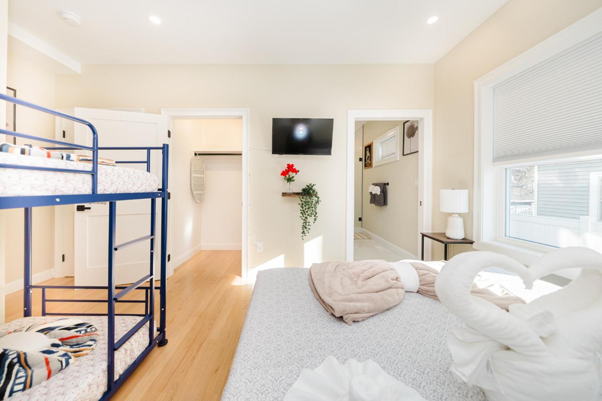 60-1 4br - Cozy New Near Park Zoo Apartment *