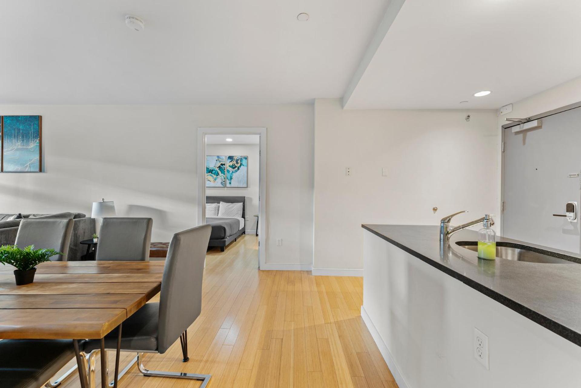 Beautiful 2br In Southend Apartment