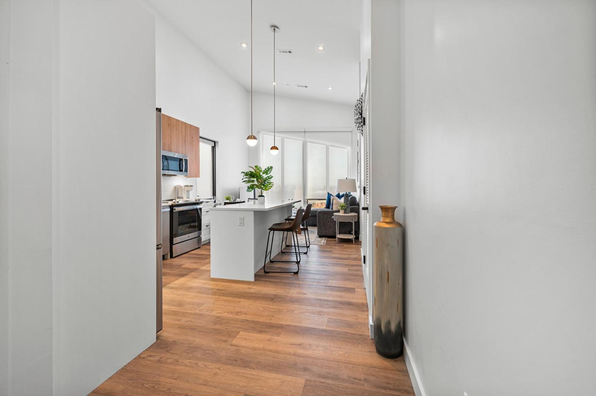 Apartment Luxury Furnished Near Logan Airport *