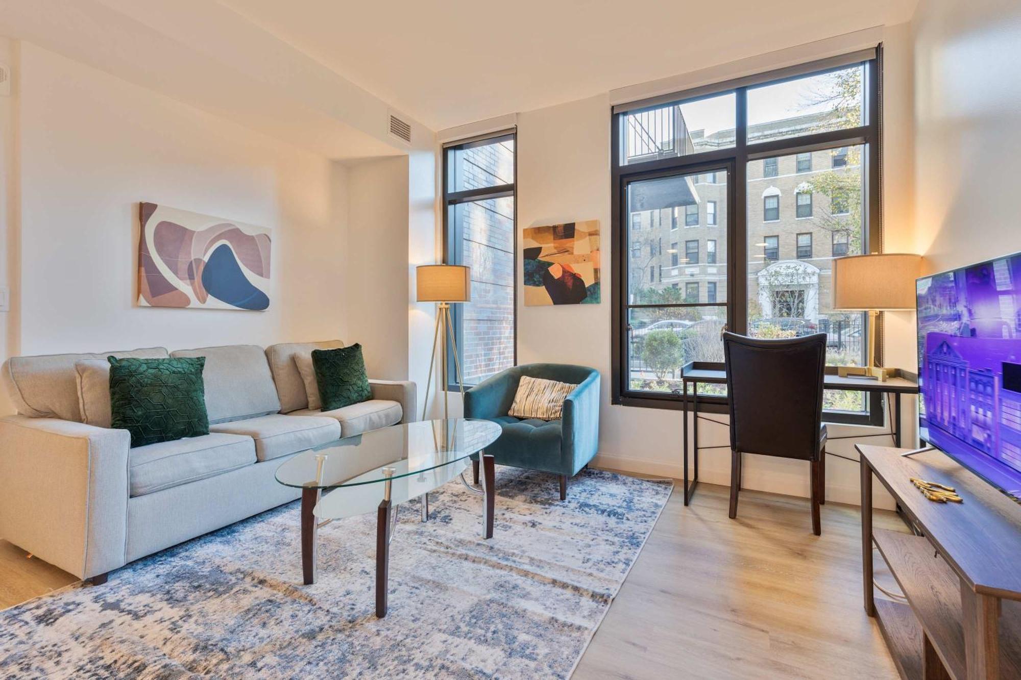 Gorgeous With Kitchen-idl-137 Apartment *