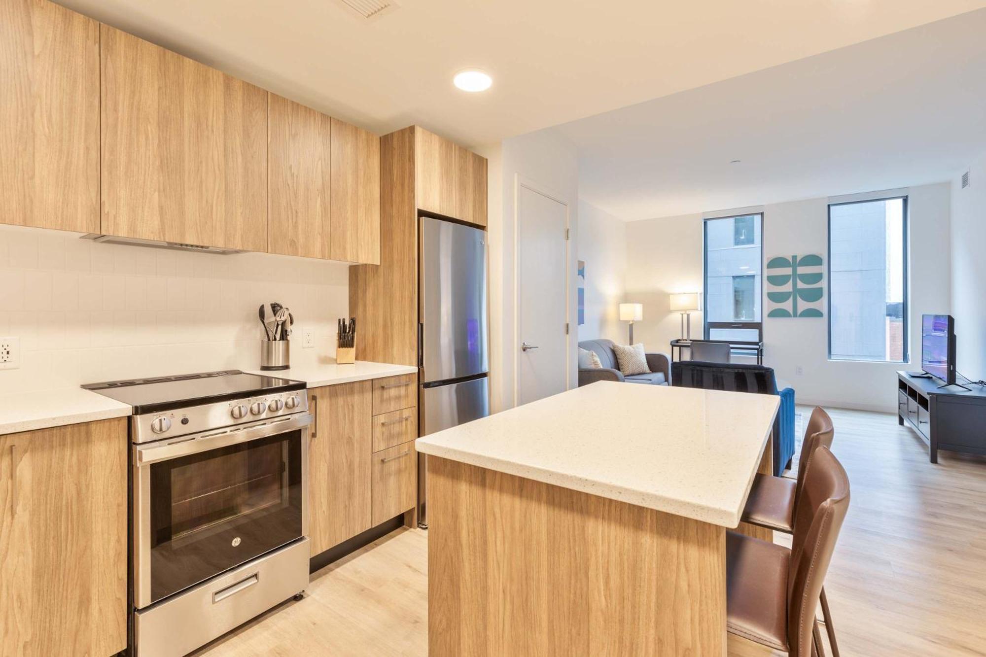 Modern Walk To Restaurants