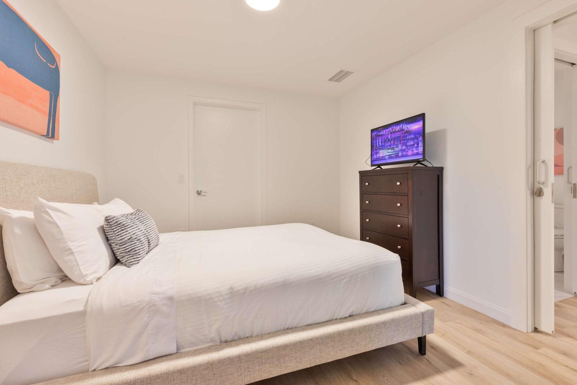 Private Modern With Kitchen - Idl-241 Apartment *