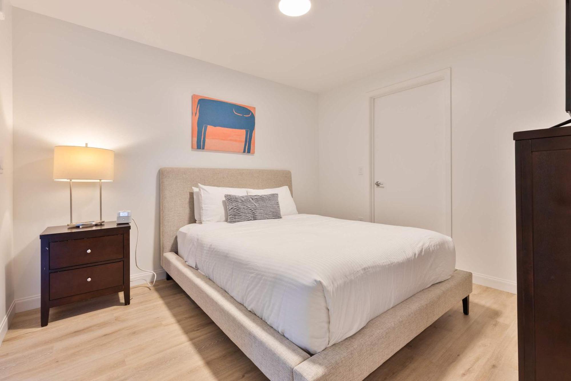 Private Modern With Kitchen - Idl-241 * Boston