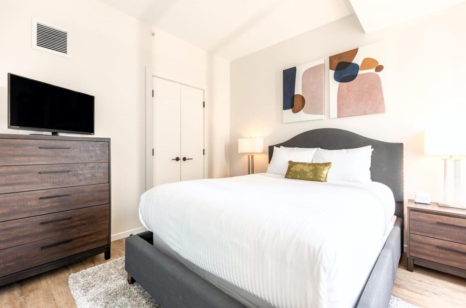 Luxury Seaport With Pool