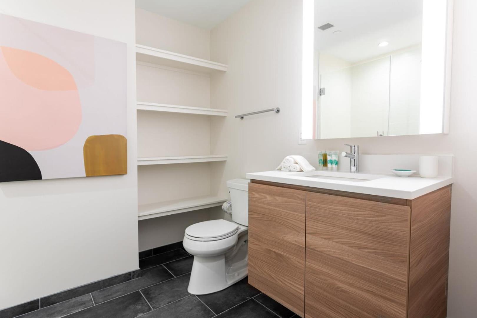 Luxury Seaport With Pool