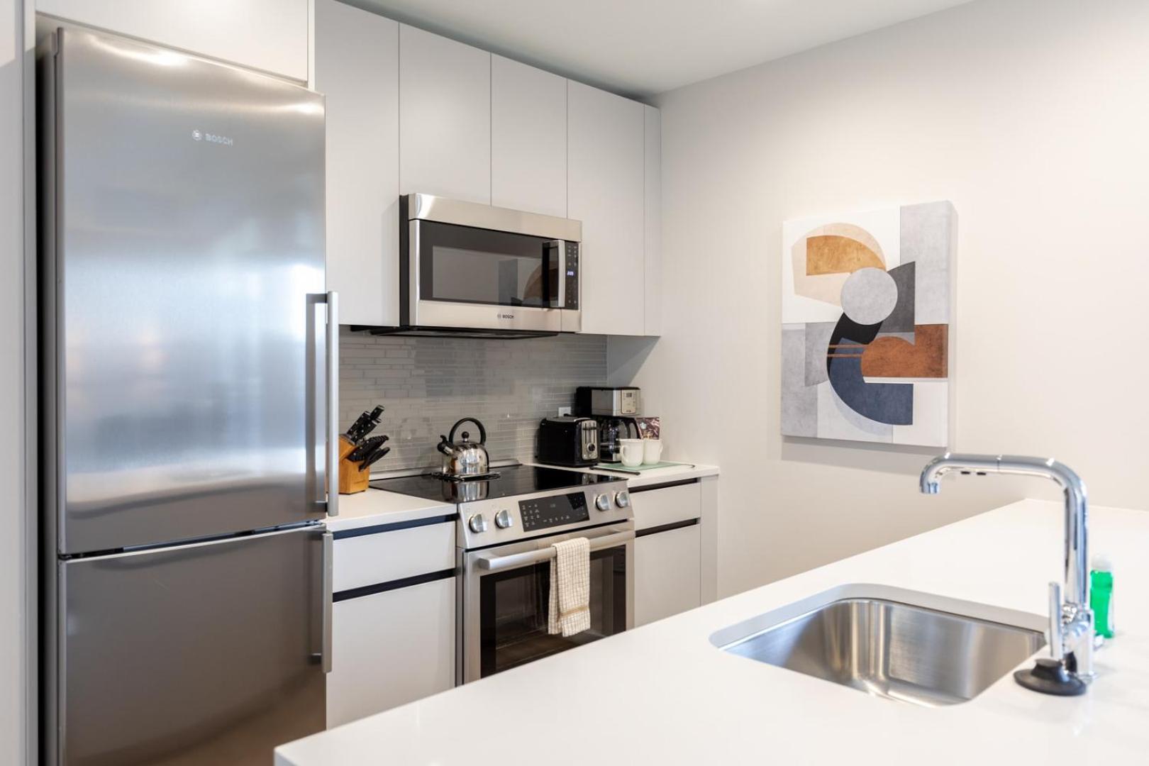 Luxury Seaport With Pool Apartment *