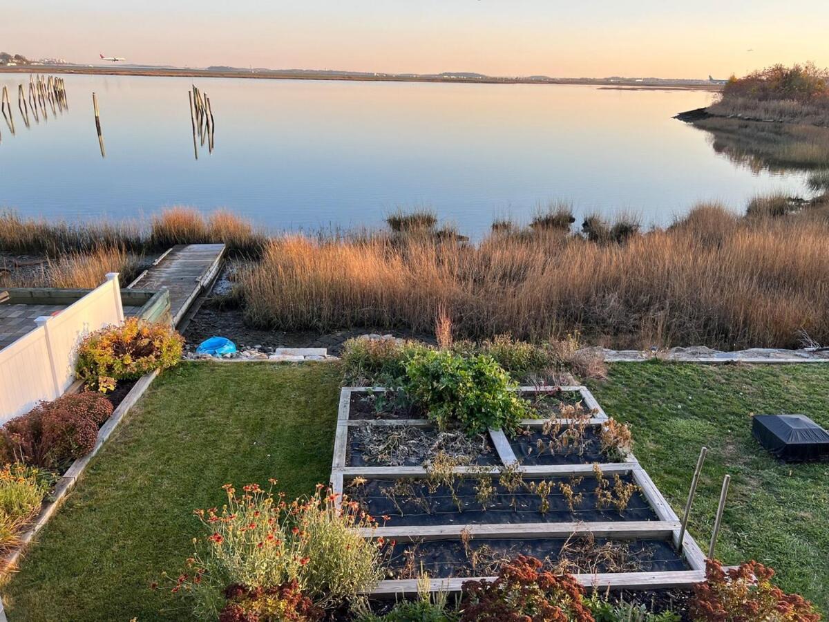 Waterfront Escape - Close To Airport & Downtown Villa Boston