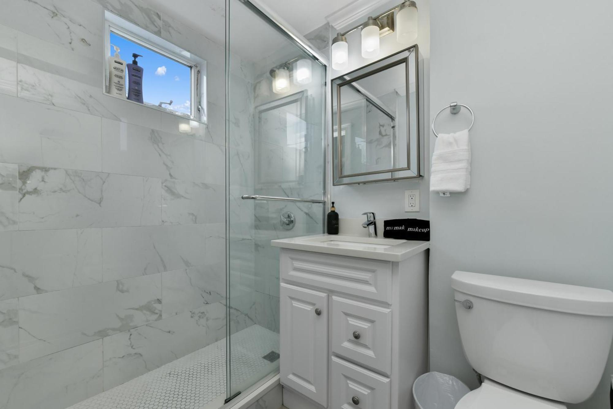 The Princeton Luxurious - New! - Near Downtown Boston, Airport Apartment *