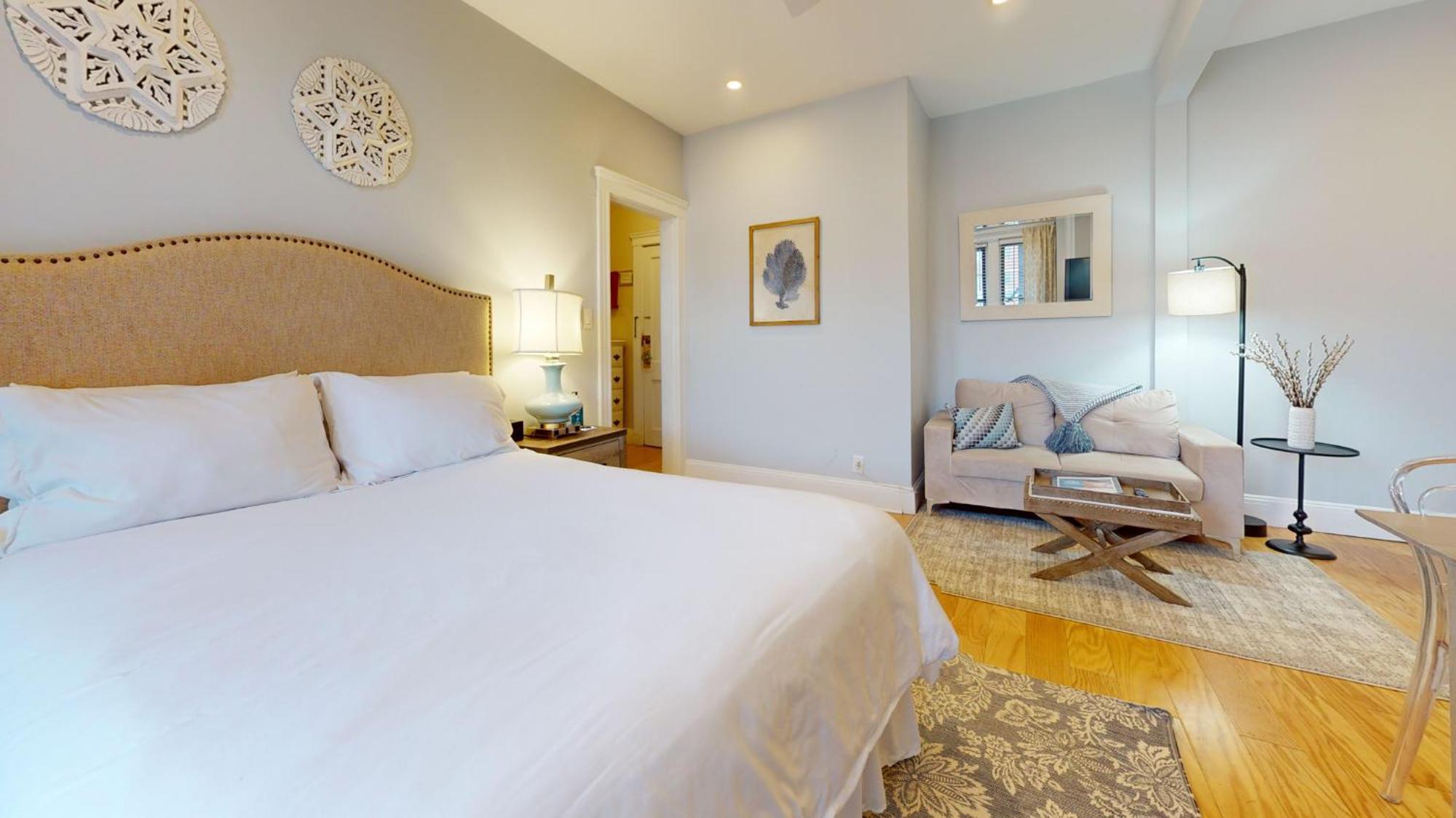 Renovated, Spacious Studio, Near Bc, Bu, Porch Apartment Boston