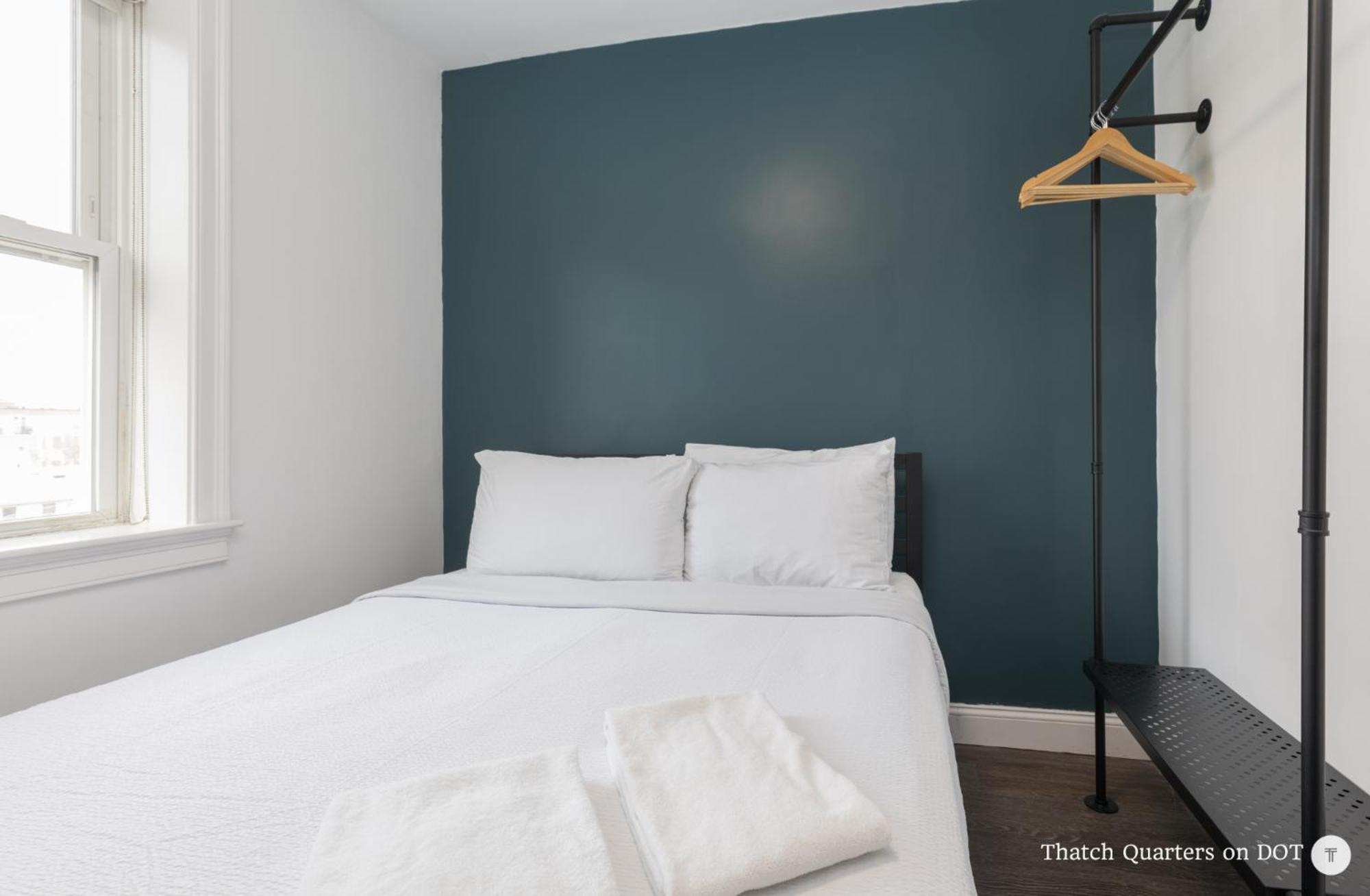 Quarters On Dot By Thatch Apartment *