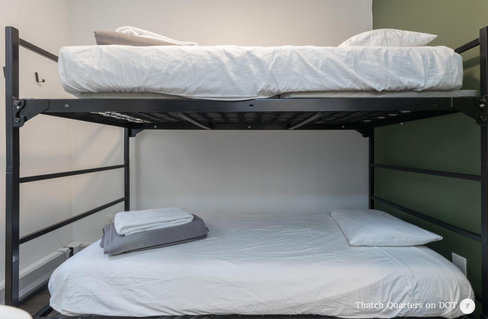 Apartment Quarters On Dot By Thatch *