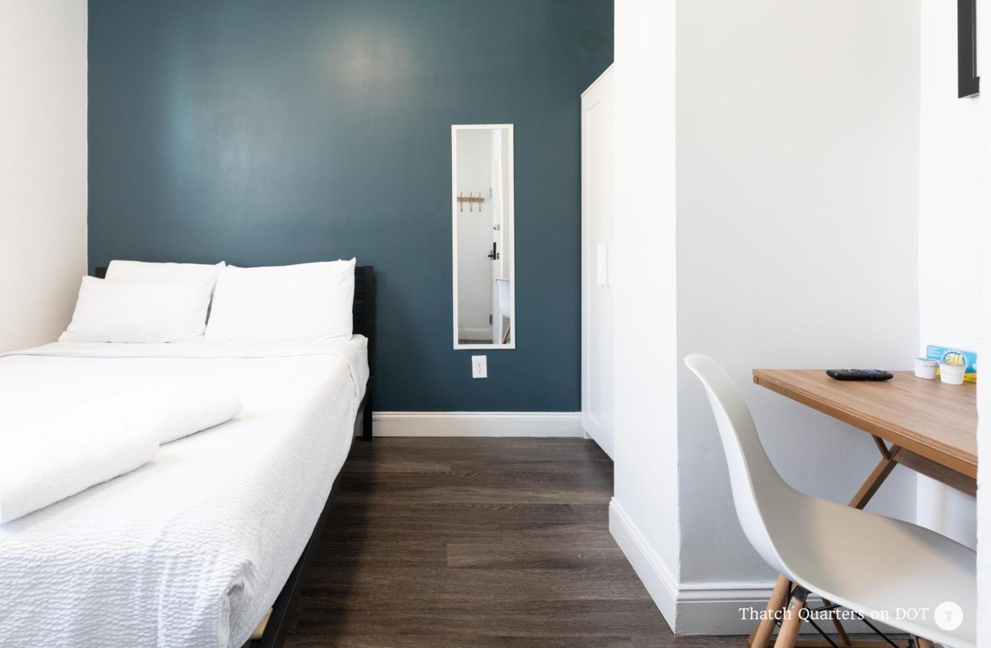 Quarters On Dot By Thatch Apartment *