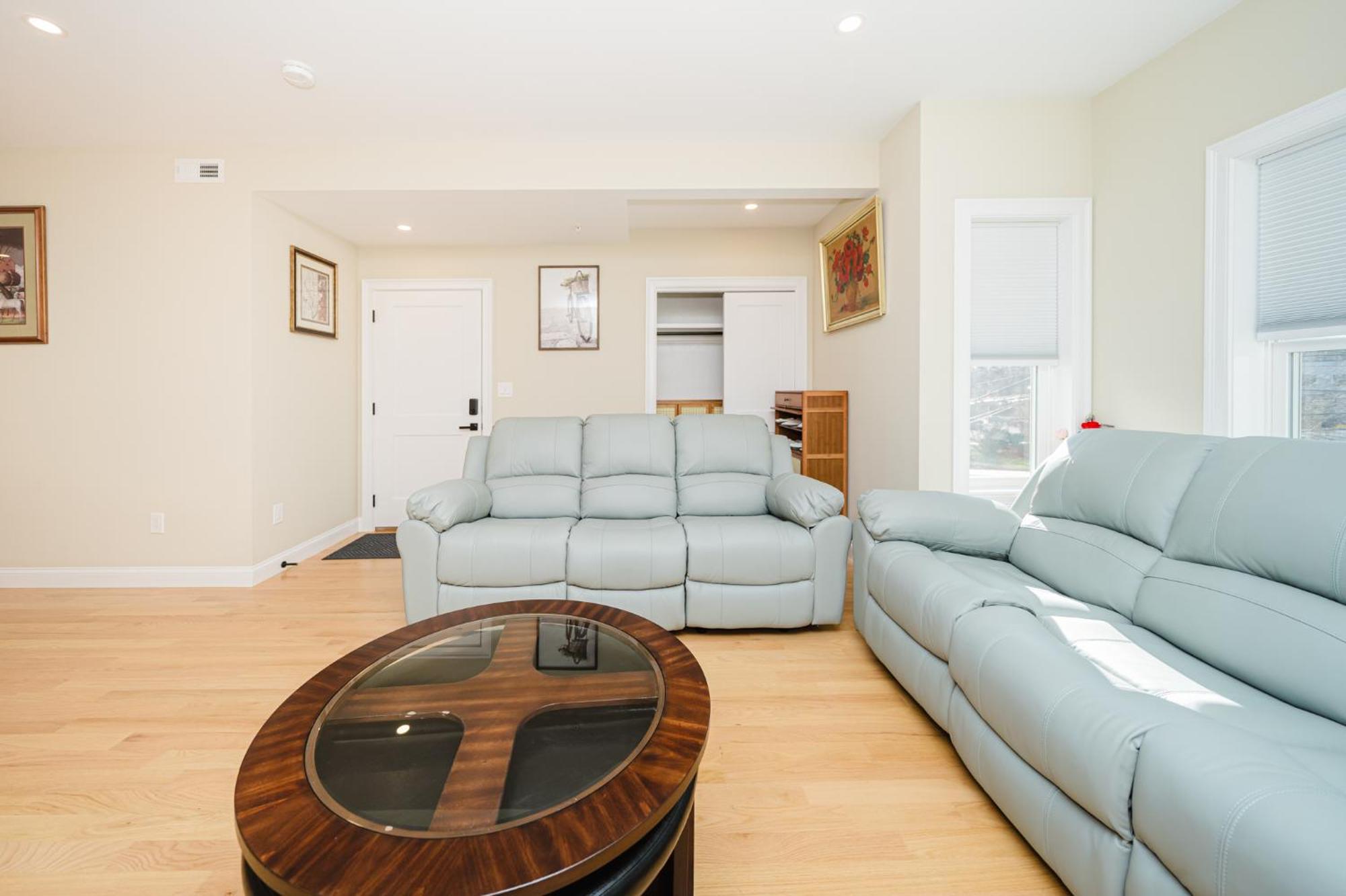 60-2 3br - Modern Near Museum Apartment *