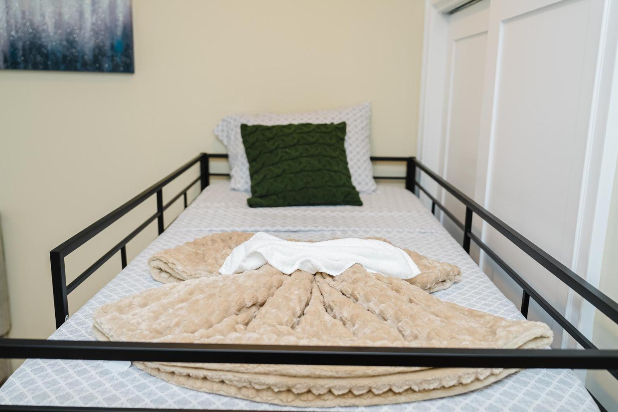 60-2 3br - Modern Near Museum * Boston