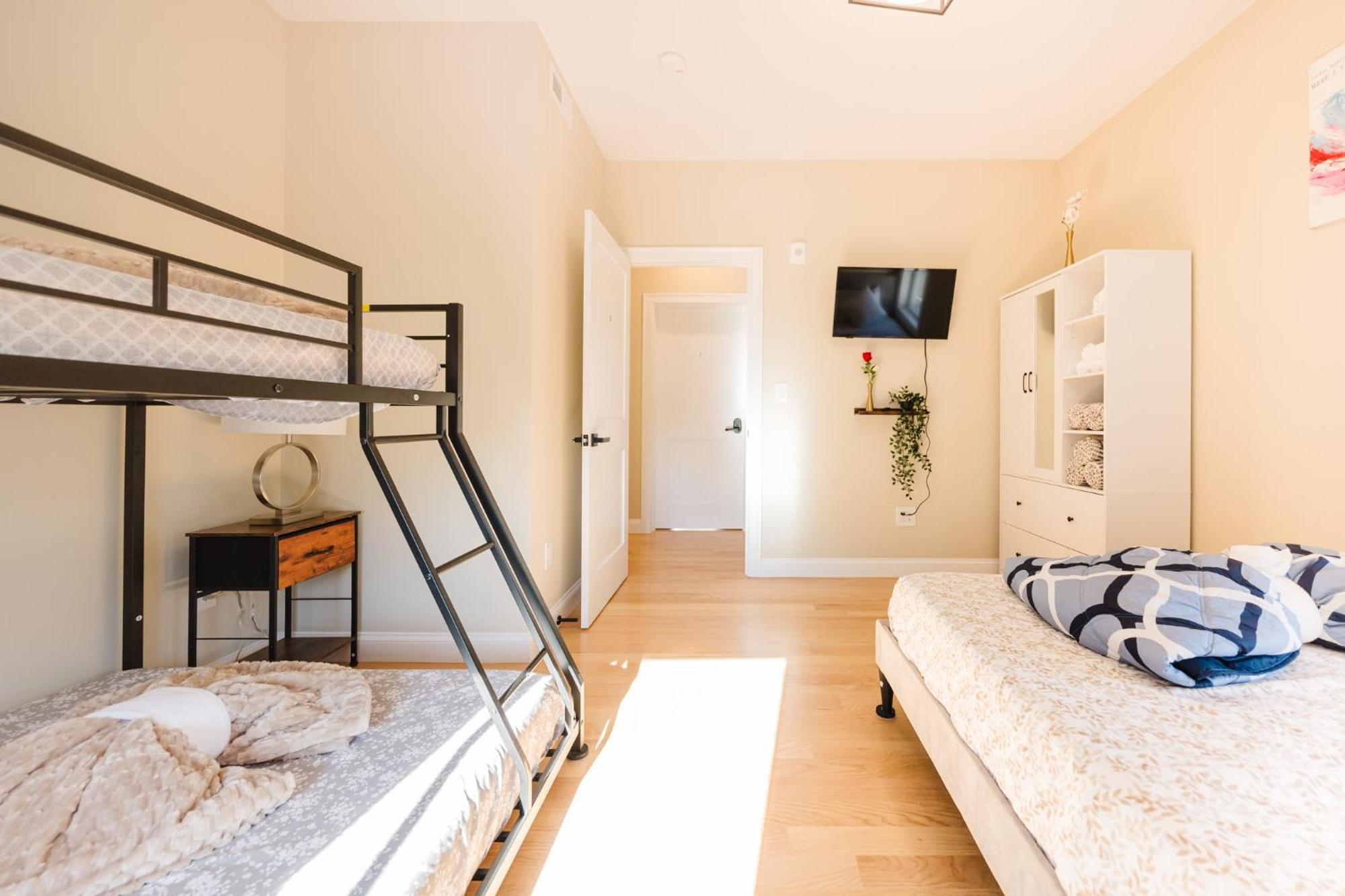 60-2 3br - Modern Near Museum * Boston