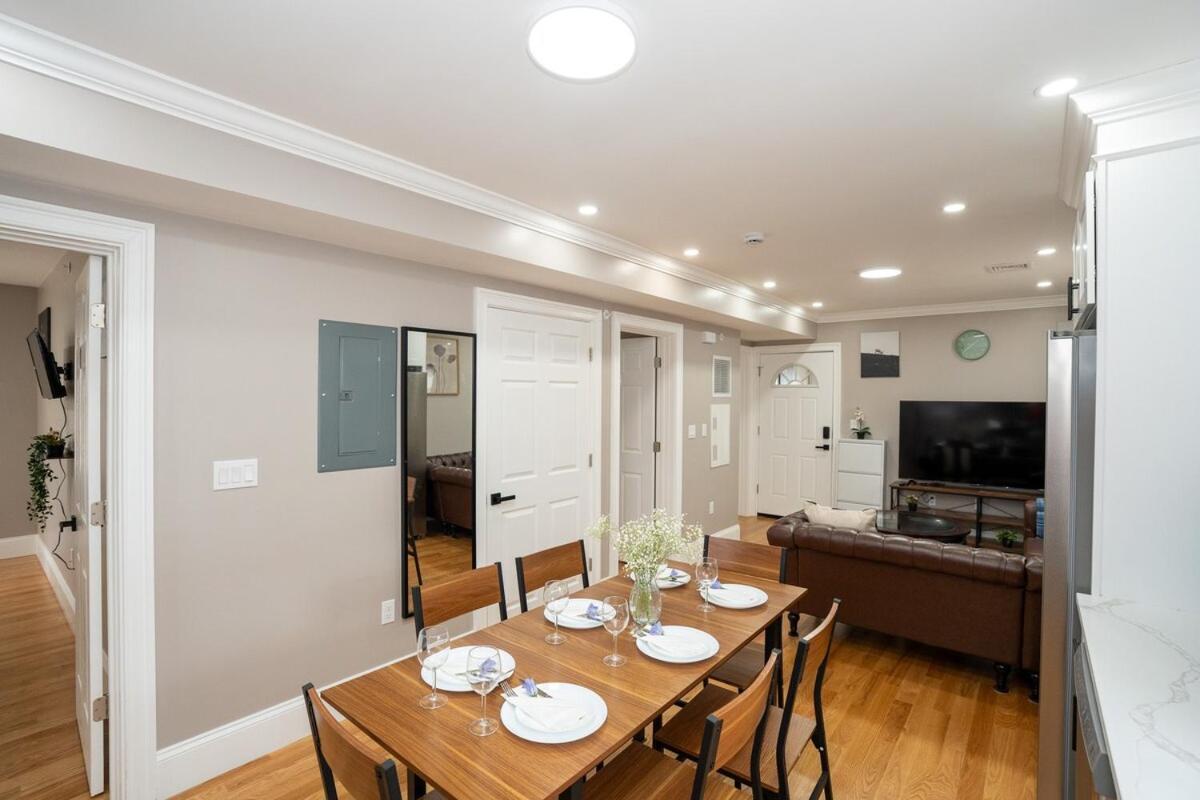 558-2 3br - Renovated Nest Near Aquarium Apartment *