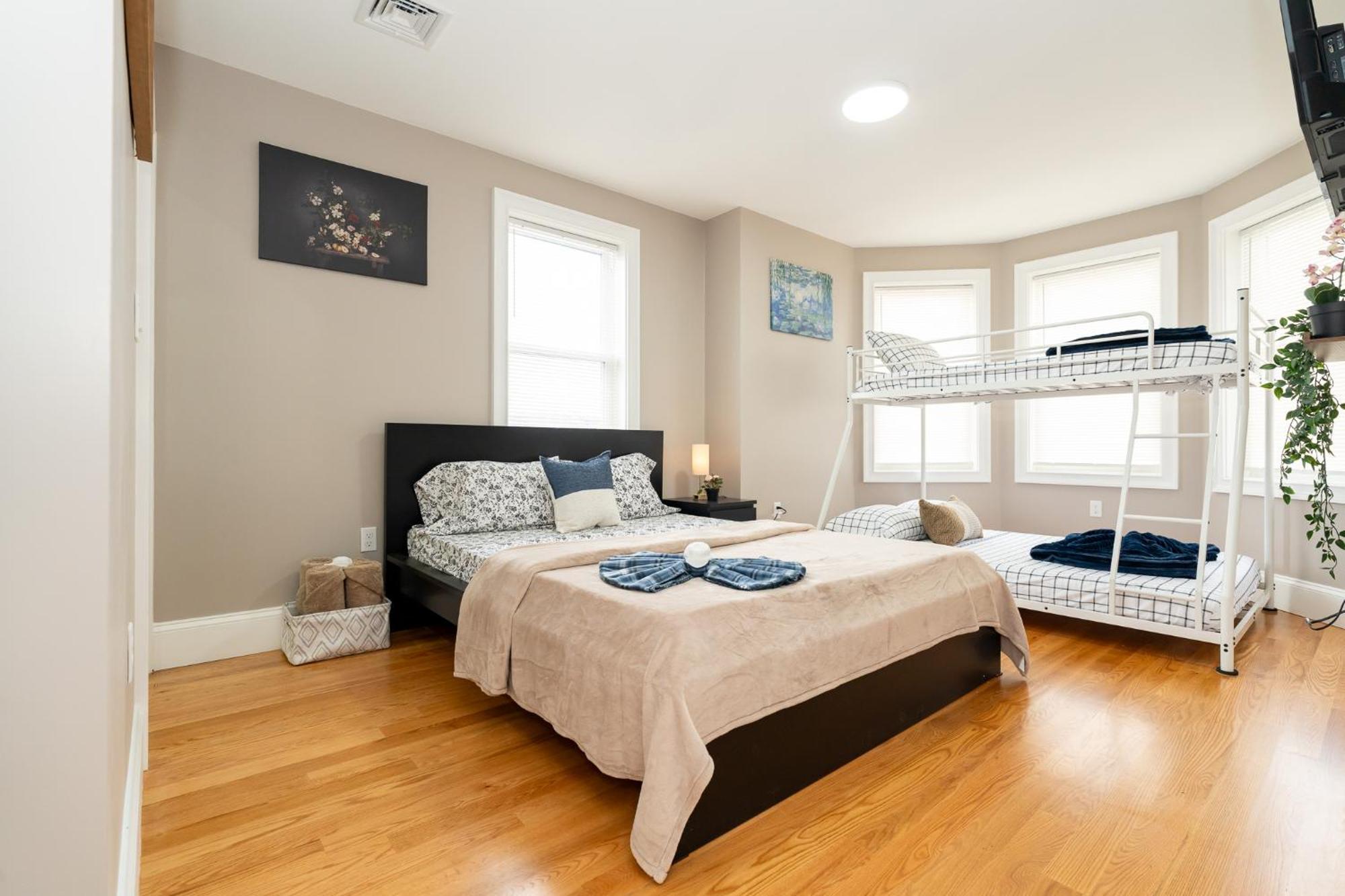 Apartment 558-1 3br - Renovated Nest Near Aquarium Boston