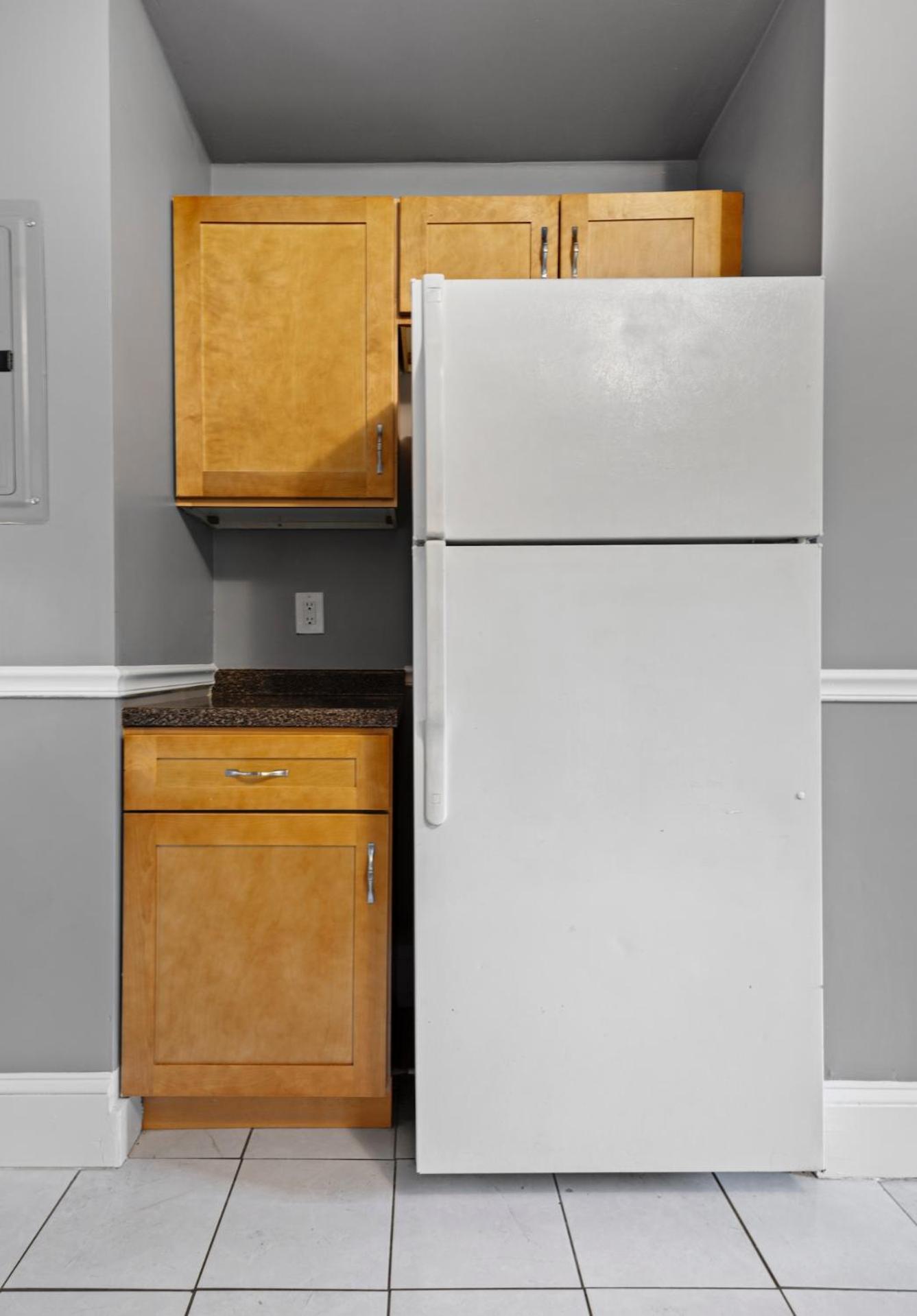 Spacious Near Ashmont Apartment *