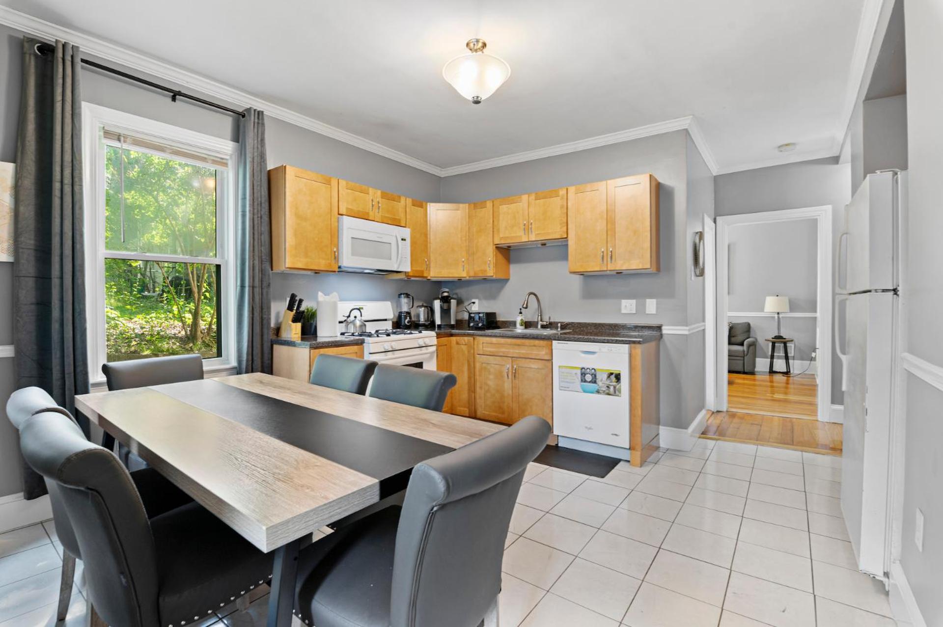 Spacious Near Ashmont Apartment Boston