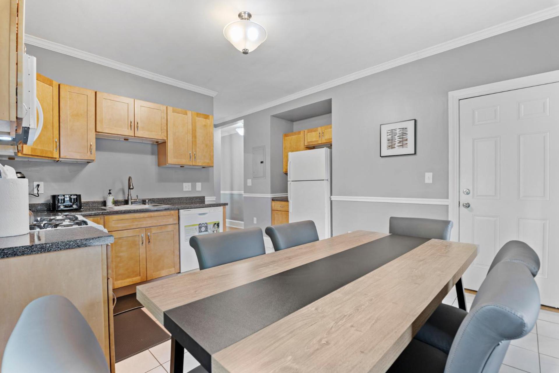 Apartment Spacious Near Ashmont *