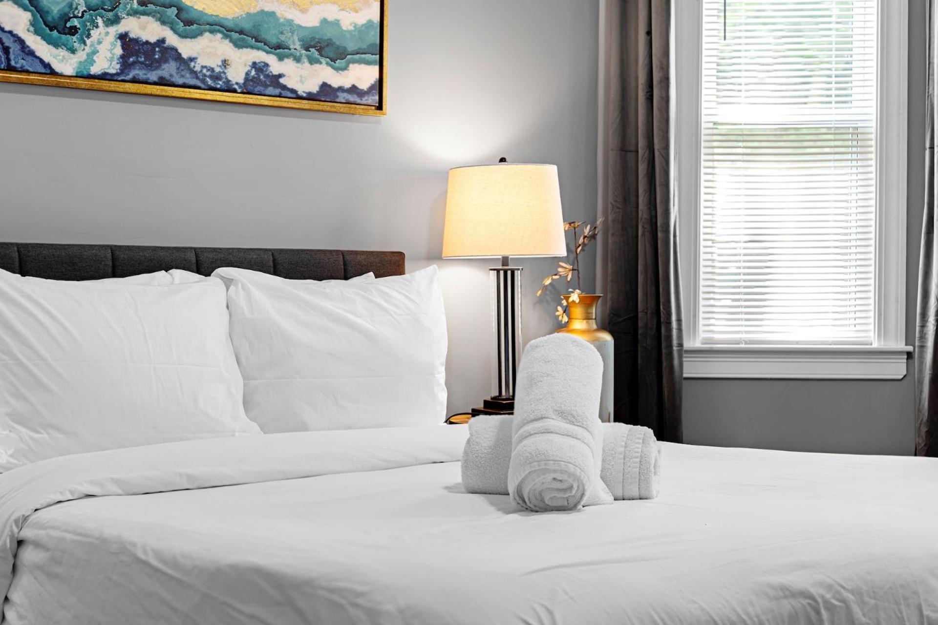 Spacious Near Ashmont * Boston