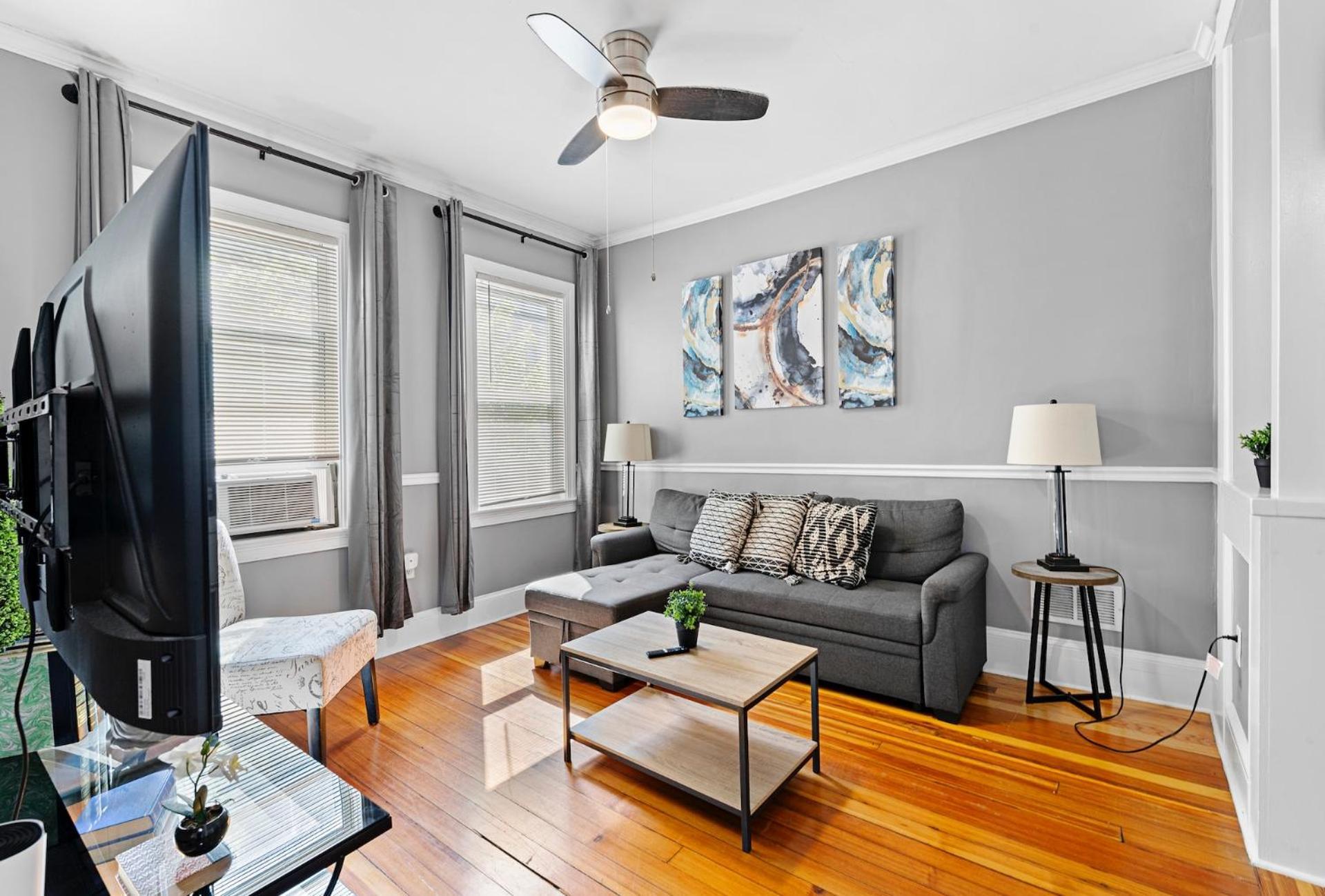 Apartment Spacious Near Ashmont
