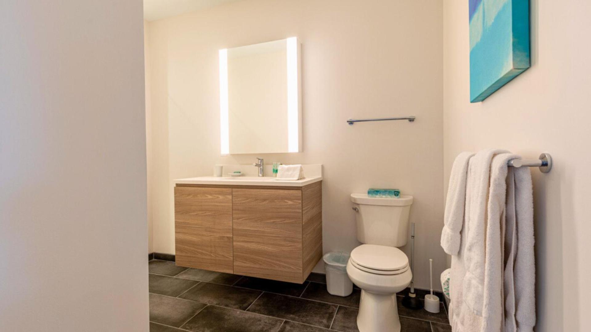 Seaport With Views *