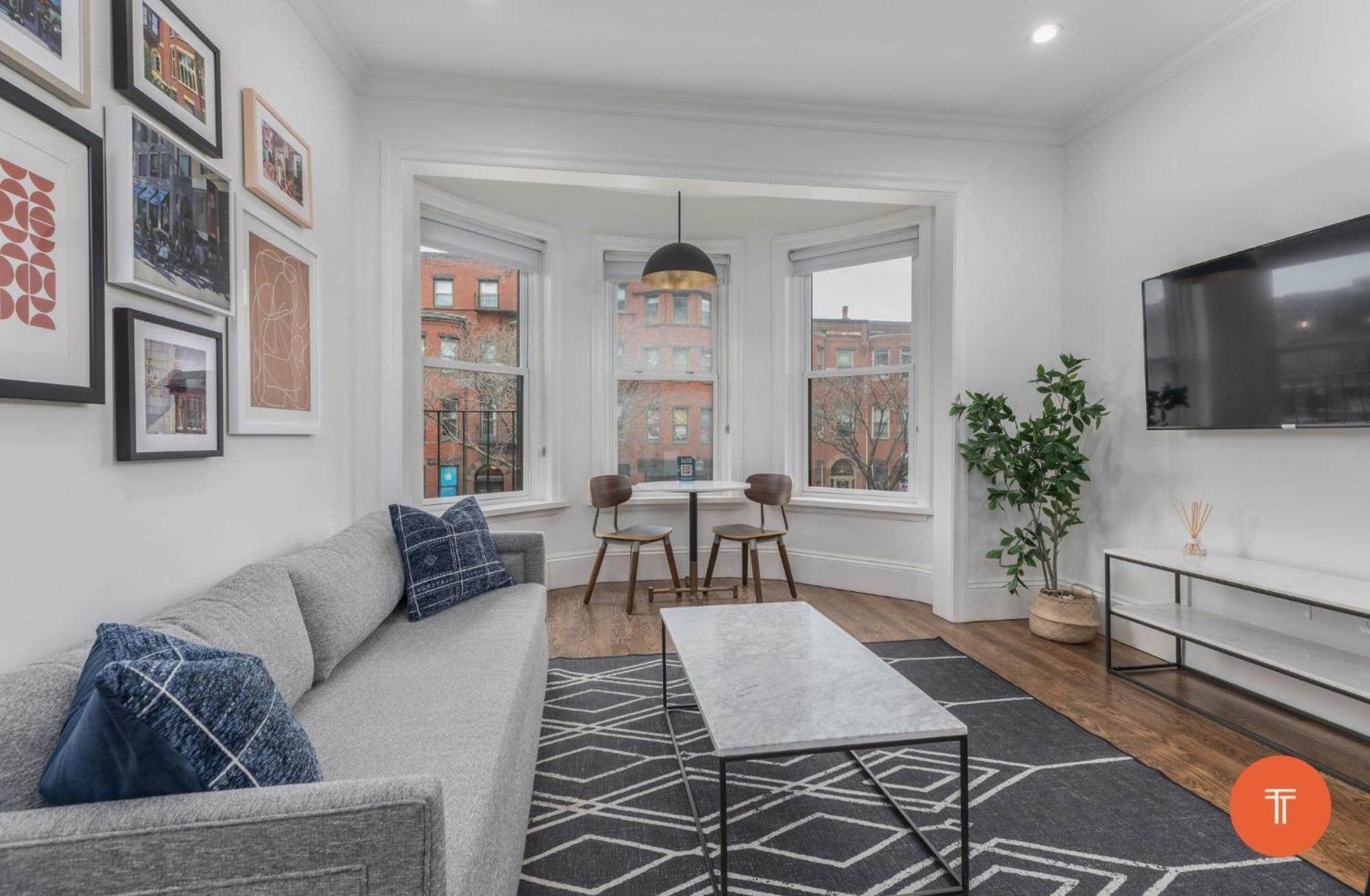 304 Newbury Street By Thatch 4*