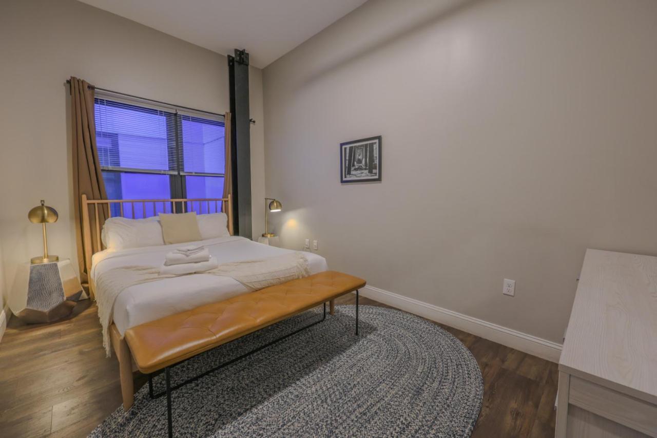 Furnished Luxury 3br, 2ba Loft * Boston