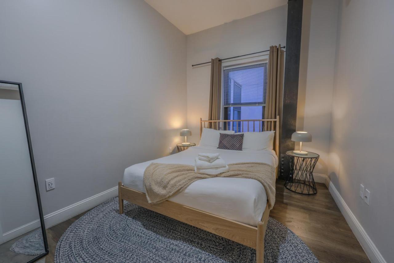 Furnished Luxury 3br, 2ba Loft *