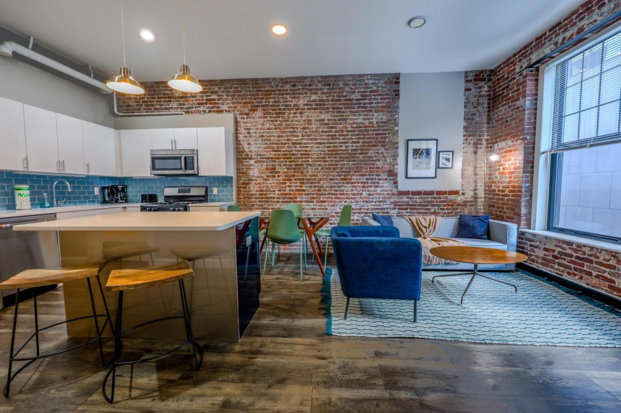 Apartment Luxury At 3br 2ba 200mbps Internet Boston